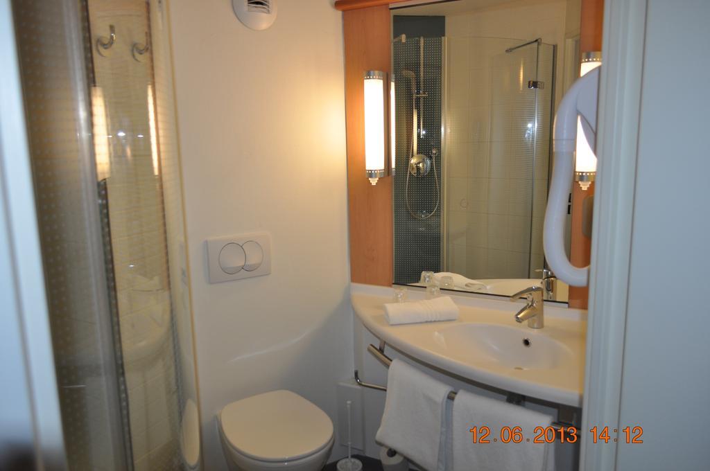 Ibis Istres Trigance Hotell Exteriör bild